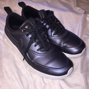 Blue metallic Nike air max Thea